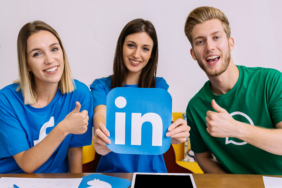 LinkedIn je sociálna sieť pre profesionálov.